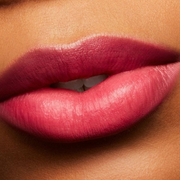 MAC You're So Vain 419 Love Me Lipstick - Picture 12 of 16